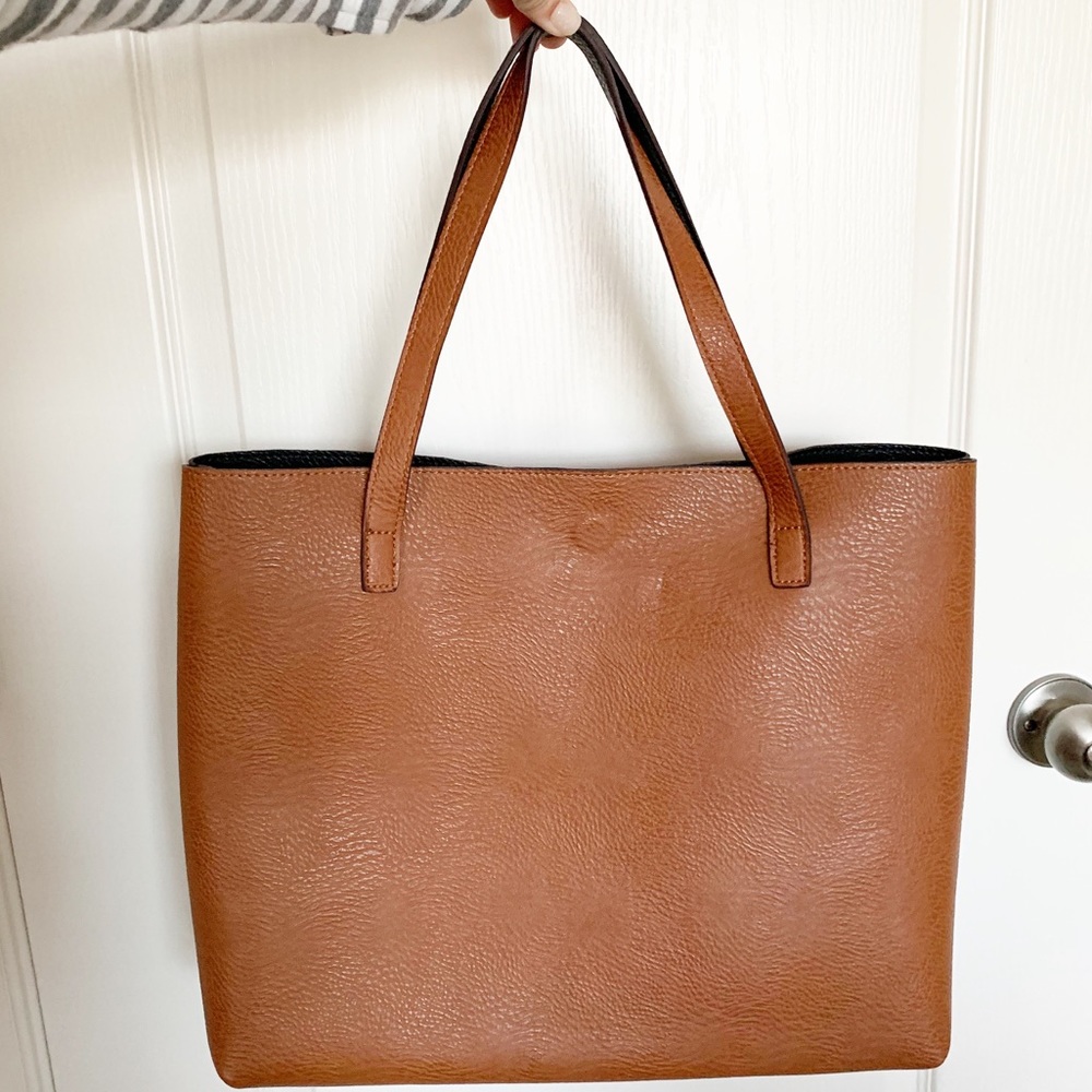 Reversible tote